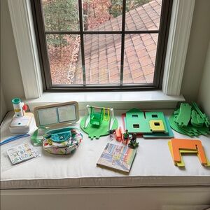 Lovevery The Connector Play Kit